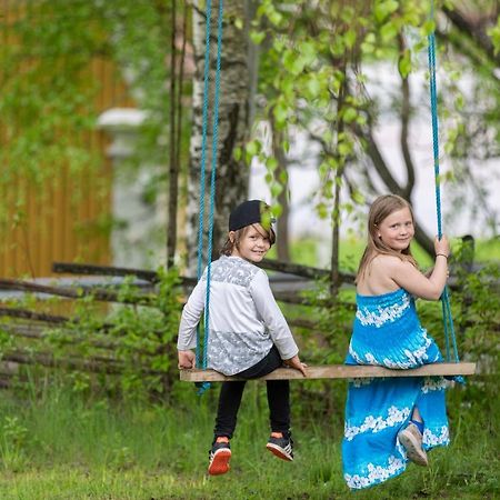 Lyrsta R B&B Lyrestad Екстер'єр фото