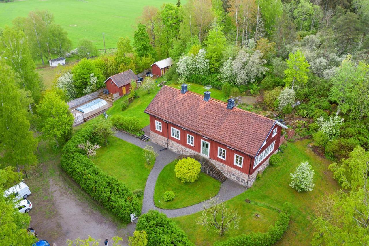 Lyrsta R B&B Lyrestad Екстер'єр фото
